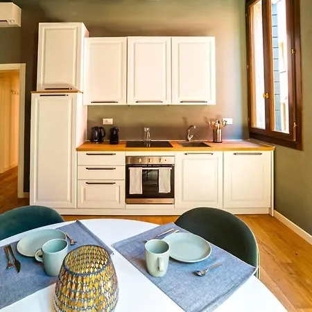 Classy & Quiet - Beautiful In Cannaregio Apartment *