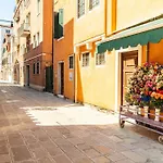 Classy & Quiet - Beautiful In Cannaregio Apartment Venedig